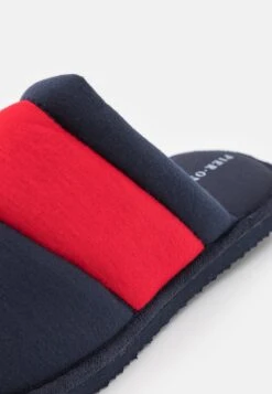Pier One Unisex - Slippers - Dark Blue/Red 13 Pier One Unisex - Slippers - Dark Blue/Red -Stock X 3873ff5ffc164a00938853720f513c10