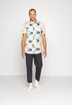 Jack & Jones Jjbecs - Shirt - Cloud Dancer -Stock X 39a68e7a73724037b9471599af71af71