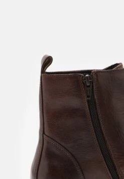 Les Deux Troy Combat Boot - Lace-Up Ankle Boots - Cognac -Stock X 3a0bbc51b42c4b2eb2ed5df9245703b2