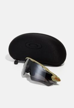 Oakley RADAR PATH UNISEX - Sunglasses - Matte Green -Stock X 3a25fe98097241fc89f61caefa172550