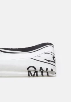 MOSCHINO Scarf Unisex - Foulard - White -Stock X 3a34f534c7a5473a90294f37d3917298