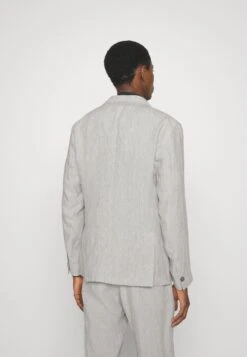 Emporio Armani Giacca - Blazer Jacket - Grigio Piuma -Stock X 3afca93fdeb84a8ca16bf6f5fd1fe246