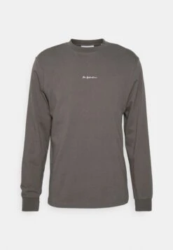 Han Kjøbenhavn Casual Long Sleeve - Long Sleeved Top - Dark Grey -Stock X 3d295e51431d41399b6806b39a60f968
