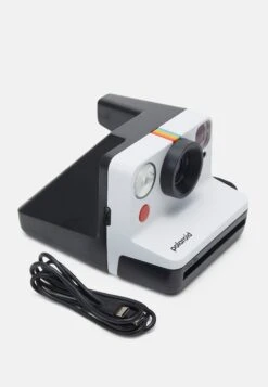 Polaroid Now Gen 2 Set Unisex - Camera - Black/White -Stock X 3dbdde547f2a4c679fed7b5b44141f3d