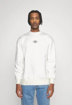 Han Kjøbenhavn Bulky Crew - Sweatshirt - Off White -Stock X 3ed7d0172e914f0f9fc6e5604c8ef861