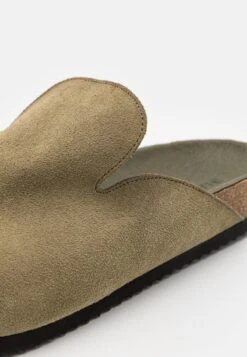 Bianco Biadan Classic Slide - Slippers - Olive -Stock X 3efb33abcef04693ad49054935d6f462