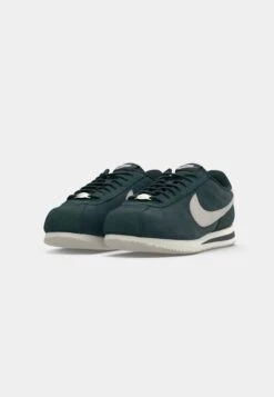 Nike Sportswear CORTEZ PRM - Trainers - Seaweed/sail -Stock X 3f56e1577be04ef79fe6547200634010