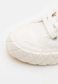 Palladium Mid Unisex - High-Top Trainers - Star White -Stock X 4035236bc47747e186f7b0addb4b9824