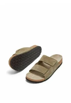 Selected Homme SLHBASTIAN - Slippers - Grape Leaf 11 Selected Homme SLHBASTIAN - Slippers - Grape Leaf -Stock X 40792a79e3ca4457ad98ba2e20eaea23