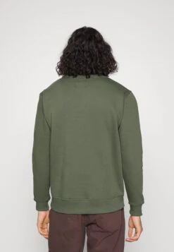 Alpha Industries Basic Embroidery - Sweatshirt - Dark Olive -Stock X 40e4904414ec496a898e776dba9179b8