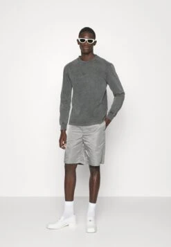 Han Kjøbenhavn Distressed Tee Long Sleeve Diamond - Sweatshirt - Dark Grey -Stock X 418b90655f88493a97438daaa586ee4c