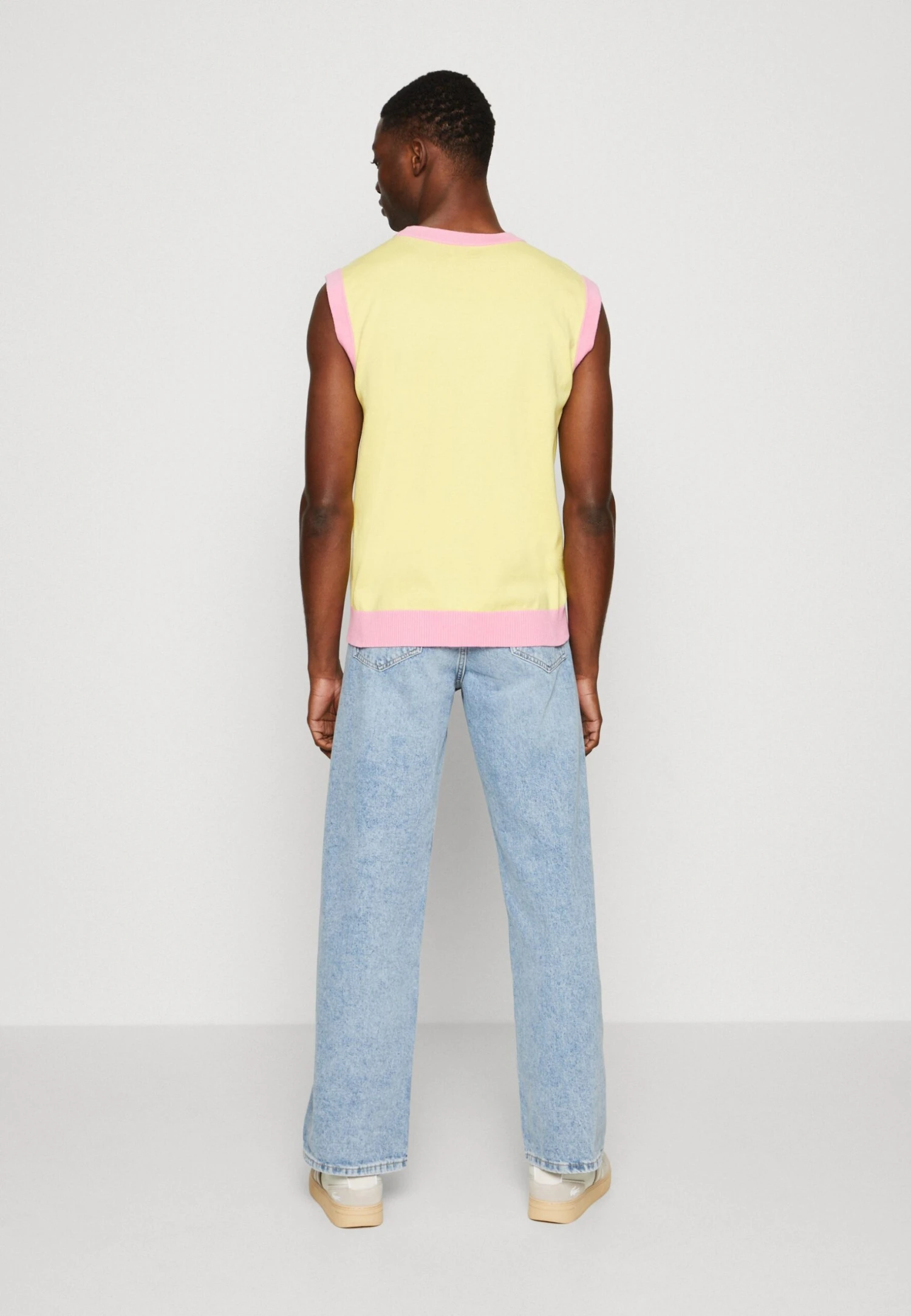 Kangol River Round Neck Spencer Unisex - Jumper - Yellow/Pink 5 Kangol River Round Neck Spencer Unisex - Jumper - Yellow/Pink - Image 3