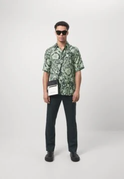 Holzweiler Wiki Print Shirt - Shirt - Green Mix -Stock X 4309e11cae994310973c43f938012825