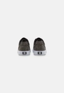 DC SHOES Kalis Vulc - Trainers - Chambray -Stock X 438c0f445f8e4c5ca80b456c76d546b2