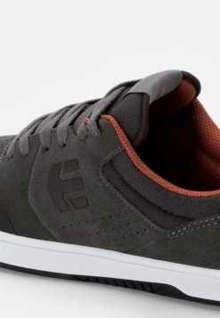 Etnies Marana Unisex - Skate Shoes - Dark Grey/Grey -Stock X 4399f57acf4941d2b68b448d6a85e24c