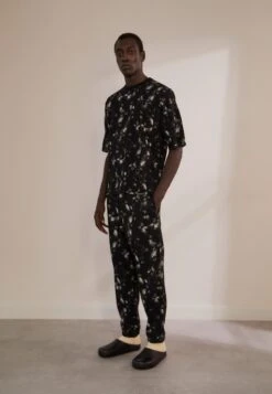 Maple Joggers - Tracksuit Bottoms -Stock X 43d24efd33344191aeaa02bf4770d02f