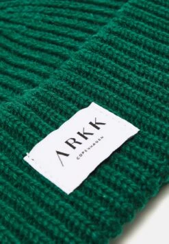 ARKK Copenhagen Classic Beanie Unisex - Beanie - Evergreen -Stock X 43d9cbc16bb64566972880ca653ab412