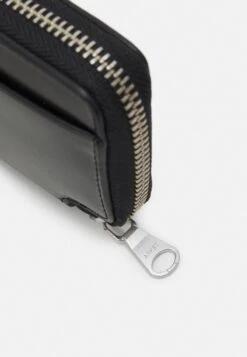 ARKET Unisex - Wallet - Black -Stock X 43f902c3cce14e3998cd89c80786f0ab