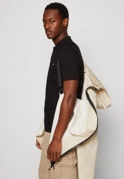 Calvin Klein Jeans Multifunctional - Parka - Classic Beige -Stock X 45230ad7d58f4129b72e10fdcecb86a4