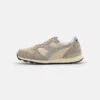 Diadora Camaro Unisex - Trainers - Parchment/Feather Grey/Alfalfa -Stock X 456d7c7f7ba341258583bac79828945a