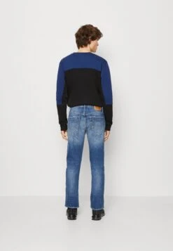 Replay Jimi - Straight Leg Jeans - Medium Blue -Stock X 4583583560094c43afc98bde3c2b4676