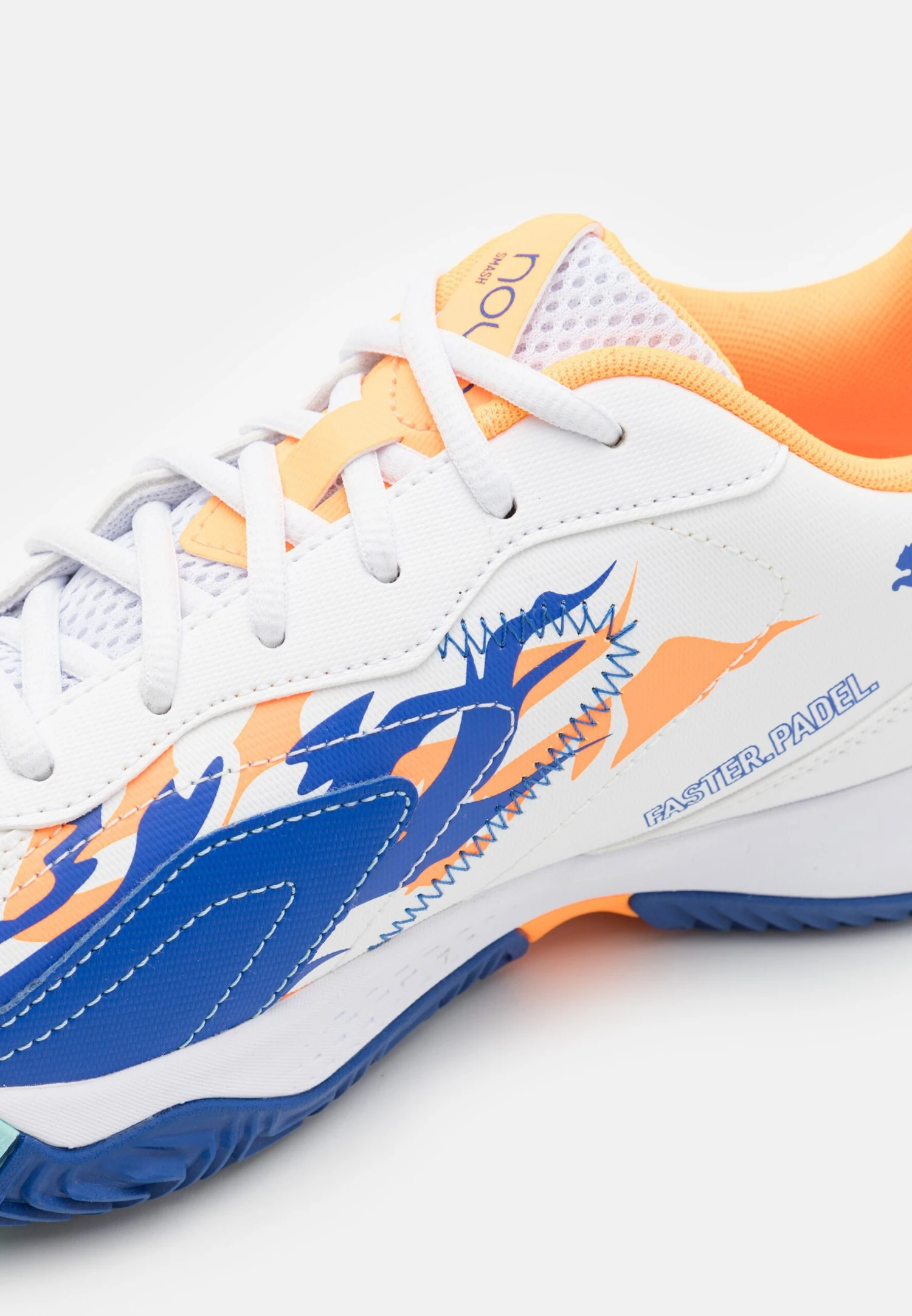 Puma NOVA SMASH - Padel Shoes - White/vivid Blue/heat Fire/black 8 Puma NOVA SMASH - Padel Shoes - White/vivid Blue/heat Fire/black - Image 6