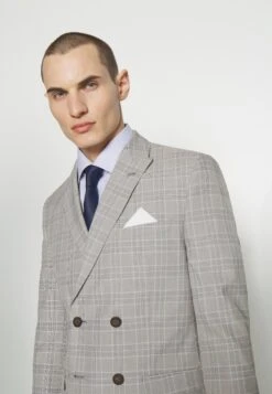 Peak Suit Set - Suit - Grey -Stock X 46272a9312524935adc8d41a30849ef7