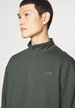 ARKK Copenhagen Zip - Sweatshirt - Dark Green -Stock X 469c369669da470d9d93f74fc11d8cf8
