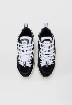 Globe CT 4000 - Trainers - Black/white -Stock X 4726a27c669f4e8fb439fdc6d7d05a26