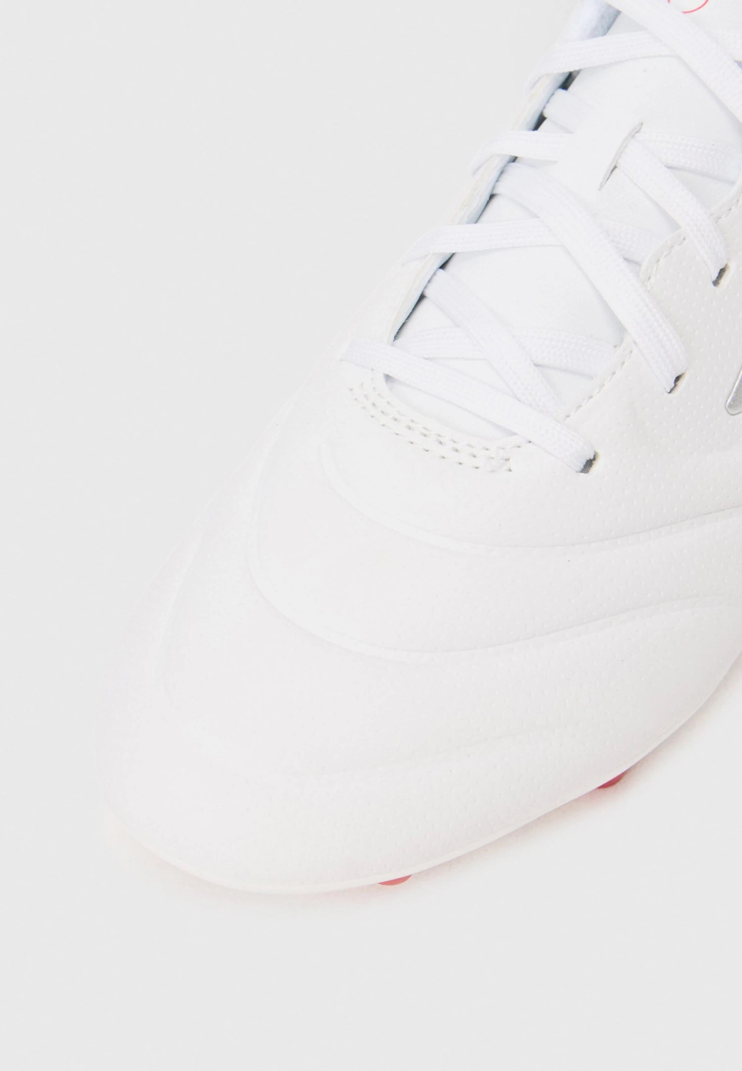 UMBRO TOCCO V SQUAD - Firm-ground Football Boots - White/silver-coloured/equestrian Red 8 UMBRO TOCCO V SQUAD - Firm-ground Football Boots - White/silver-coloured/equestrian Red - Image 6