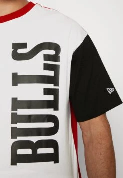 NEW ERA Nba Cut And Sew Tee Chicago Bulls - Club Wear - Red -Stock X 488819d22a2b4a4fa4d674dccf4df2ae