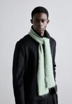 Holzweiler FLUFFY SCARF UNISEX - Scarf - Green -Stock X 49215b65cb57406f99bdf45673978119