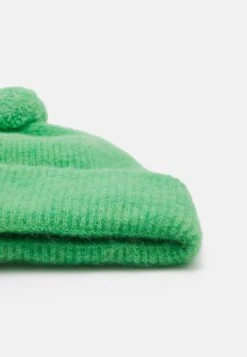 ARKET Unisex - Beanie - Green -Stock X 4a1664211f04400991ddffc92caf126c