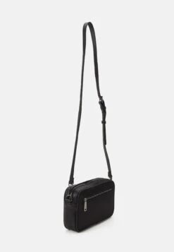 Valentino Bags Damian Unisex - Across Body Bag - Nero -Stock X 4a19f3dab7af4b29ab4419e2208501d8