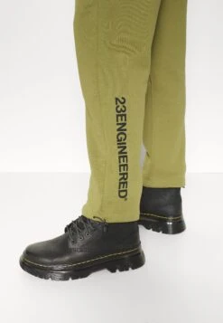 Jordan Pant - Tracksuit Bottoms - Pilgrim -Stock X 4a395f96dbc246a7b02f38e6c5f77773