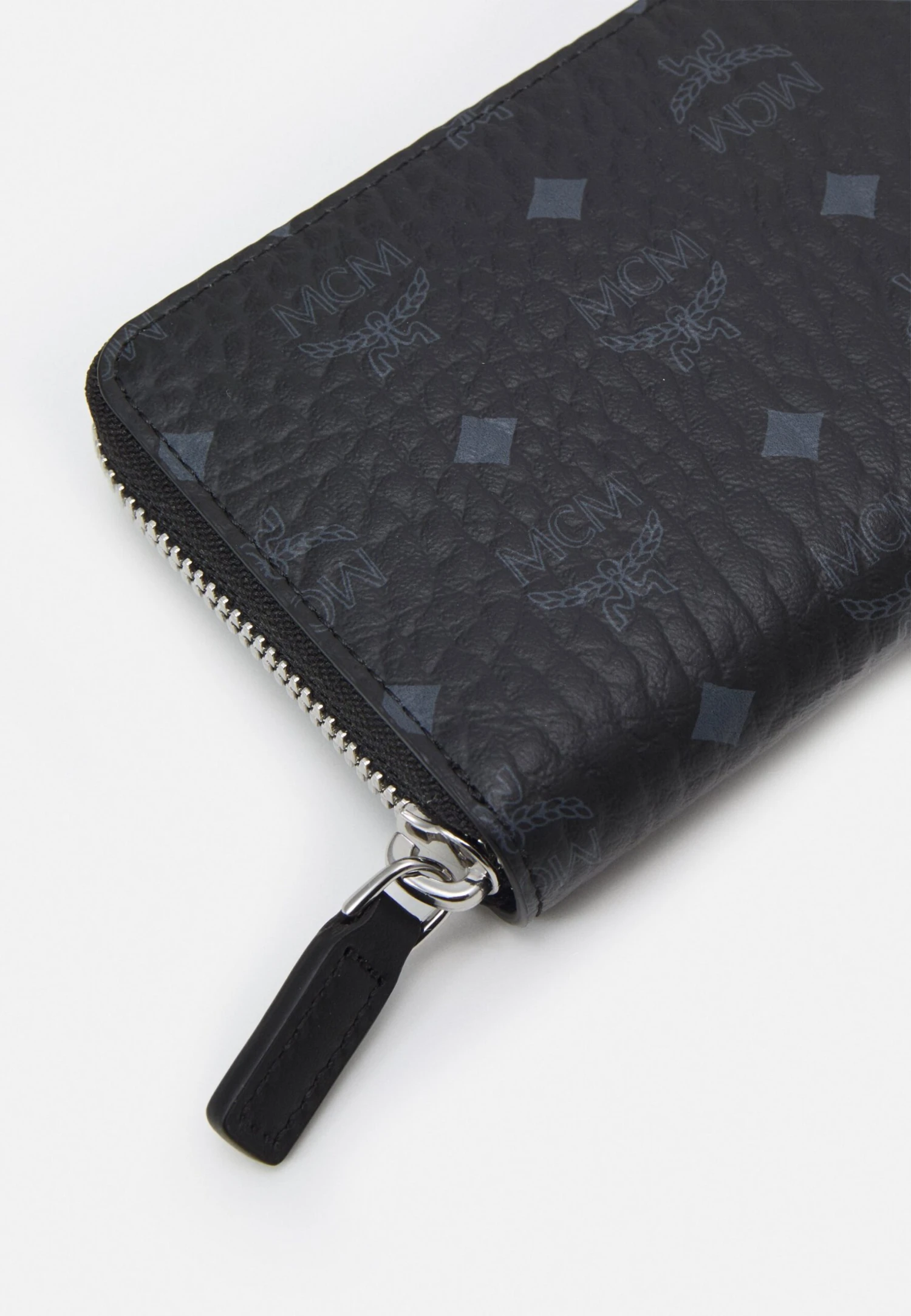 MCM Zip Wallet In Visetos Original - Wallet - Black 7 MCM Zip Wallet In Visetos Original - Wallet - Black - Image 5