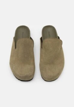 Bianco Biadan Classic Slide - Slippers - Olive -Stock X 4a5a70194655458a860d1102ac49c6fa