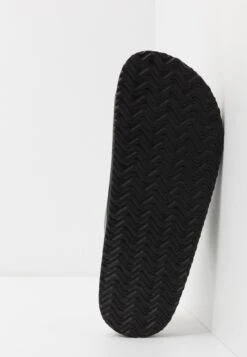 Pier One Unisex - Slippers - Black -Stock X 4a735c24e60449a29969a0148d036b07