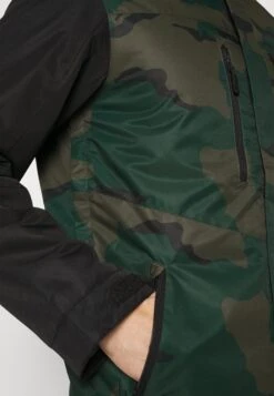 Oakley Core Divisional Insulated - Snowboard Jacket - Khaki -Stock X 4a8c27bcb3714d098d8589cc21459f40