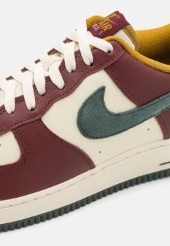 Nike Sportswear AIR FORCE 1 ’07 LV8 - Trainers - Coconut Milk/vintage Green/dark Team Red/bronzine -Stock X 4b7bd16871044124ba61d05a12e340a9