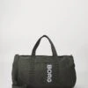 BJØRN BORG CORE SPORTS BAG UNISEX - Weekend Bag - Forest Night -Stock X 4c9ff61e66b149c797f9f667f1639871
