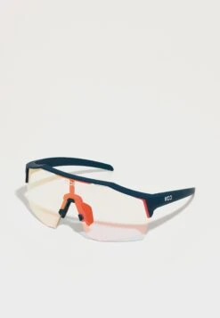 KOO ALIBI UNISEX - Sports Glasses - White Matt/fuchsia -Stock X 4e78c9b2125e482396e8b062ea957ec1