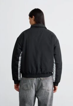 Puma BMW MMS LIFESTYLE JACKET - Light Jacket - Black -Stock X 4e885d4992f746e9a6dd9cff6d21f972