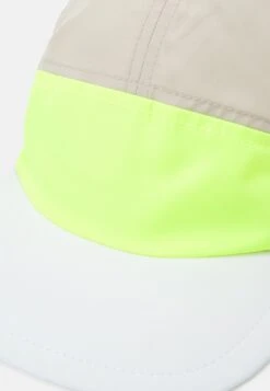 Peak Performance Lightweight - Cap - Offwhite -Stock X 4ee32a61af6e4e6ab9d5a275bc95dada