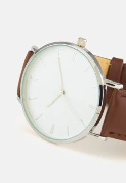 Pier One Unisex - Watch - Brown -Stock X 4f1c6bbcacda485eb81e287421339e84