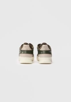 Filling Pieces GHOST PANELED - Trainers - Dark Green -Stock X 4fb4994a635f43b8a0e847d76fcca66e