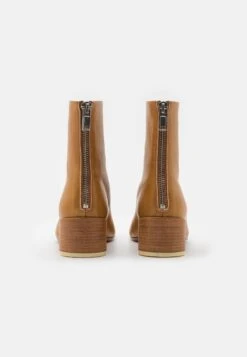 MM6 Maison Margiela Boot - Classic Ankle Boots - Beige -Stock X 5023457928214501a0942cb54d41ca13