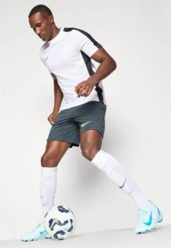 Nike Performance STRIKE SHORT - Sports Shorts - Seaweed/limelight -Stock X 509ccead347940a29839de49e2a31502