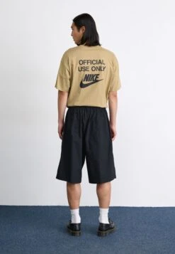 Nike Sportswear CLUB SEOUL - Shorts - Black/(black) -Stock X 51adc9ad630e428282febb2a3e7f252d