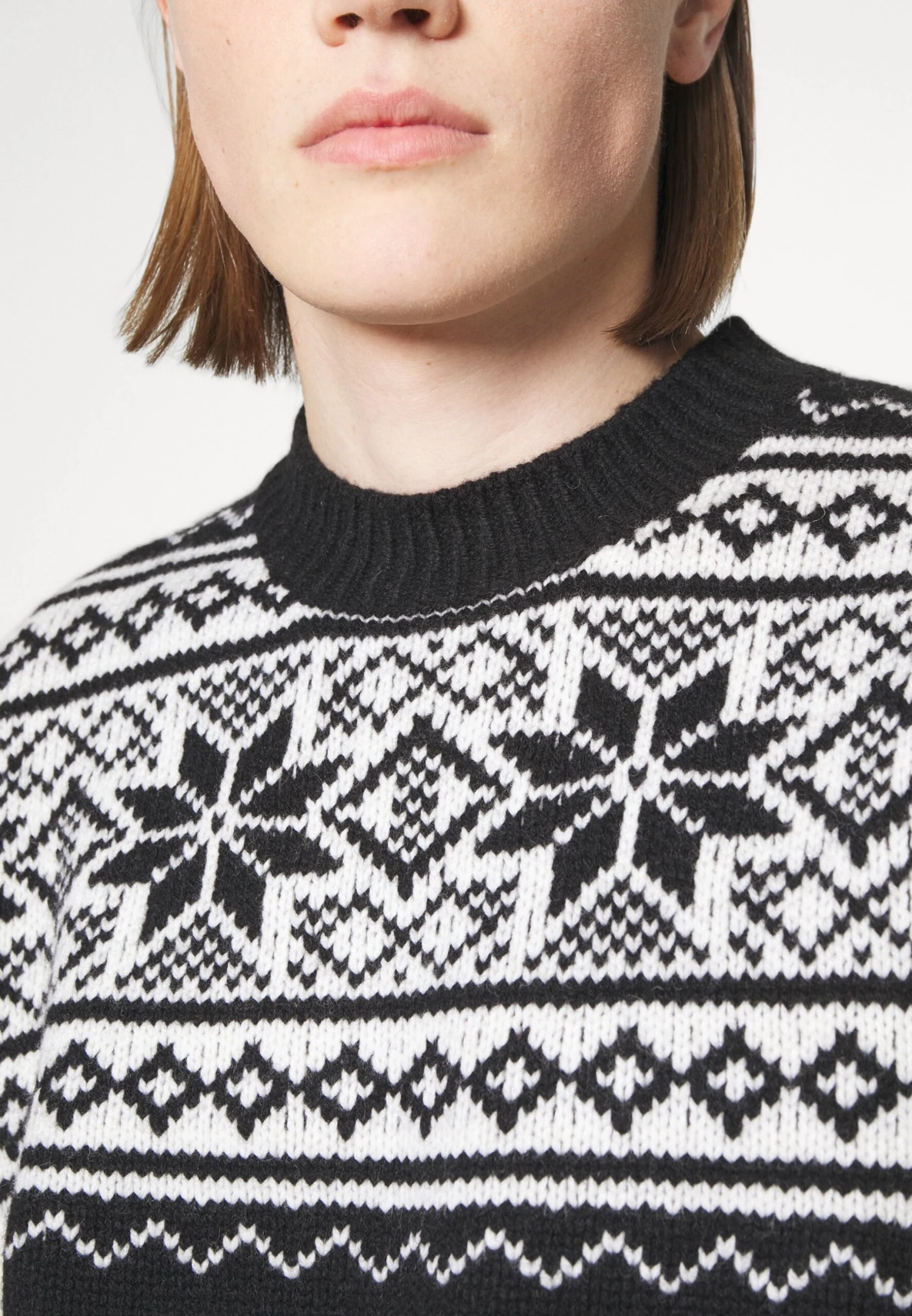 THE KOOPLES Jumper - Black/Red/Off-White 7 THE KOOPLES Jumper - Black/Red/Off-White - Image 5